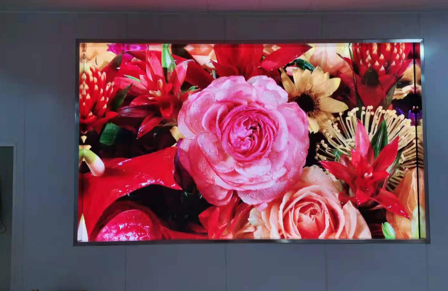若何选择适合自己的裸眼3D LED显示屏？？？？？？？裸眼3D LED显示屏与传统3D显示屏有何区别？？？？？？？